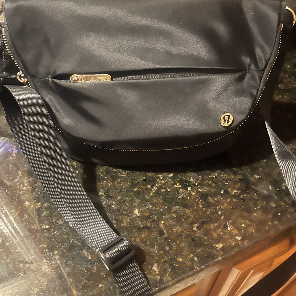 lululemon athletica Black crossbody Bag - Picture 4 of 5